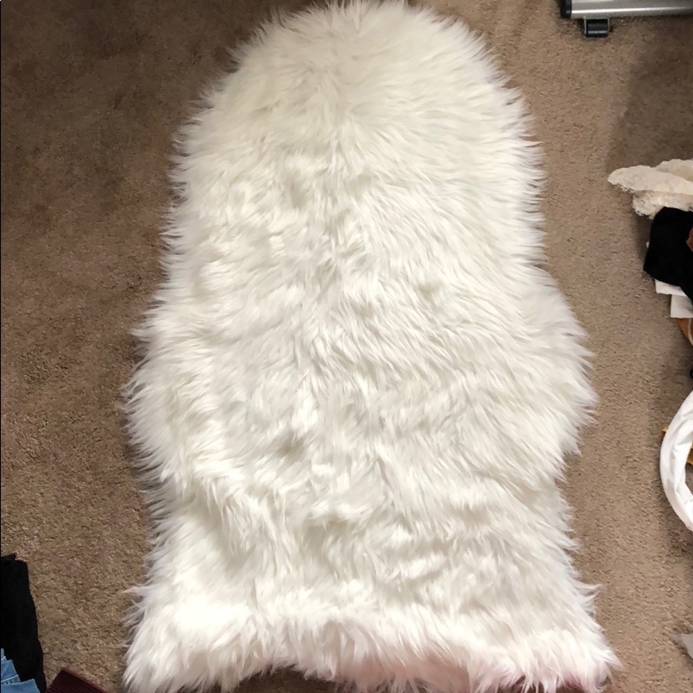 Faux fur rug